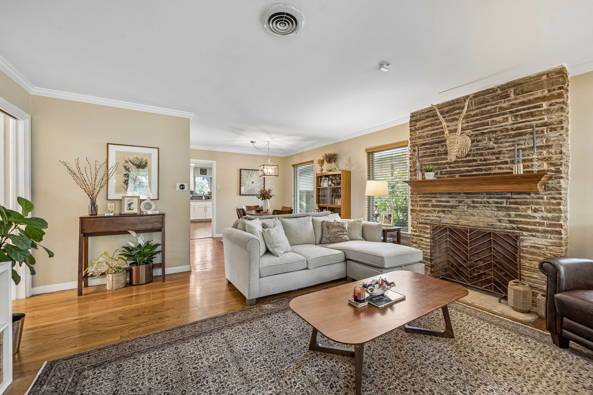 809 Brookhurst Drive