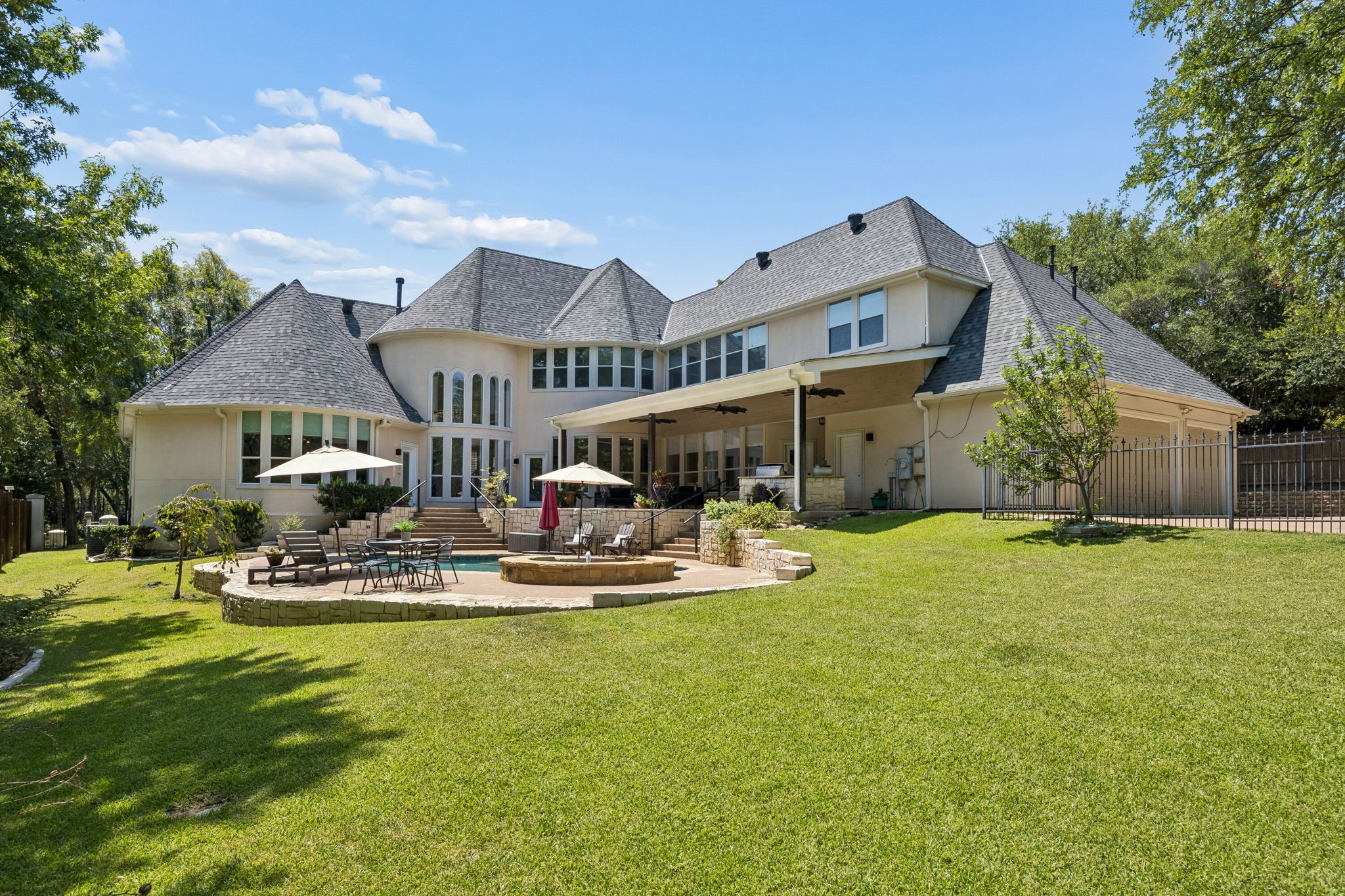 902 Independence Parkway