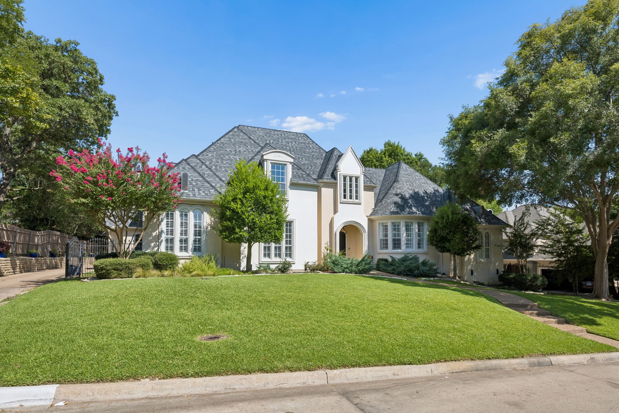 902 Independence Parkway
