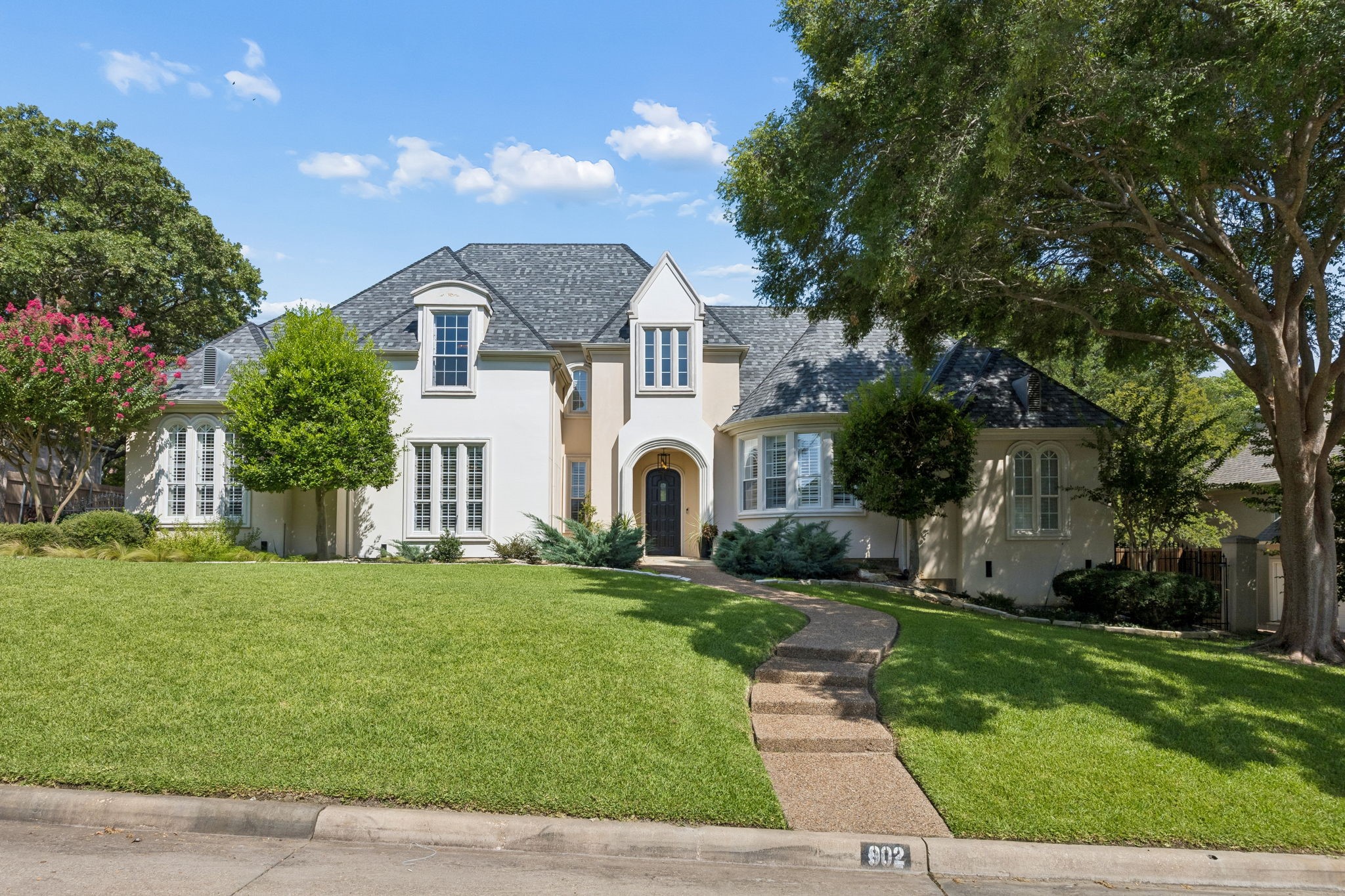 902 Independence Parkway