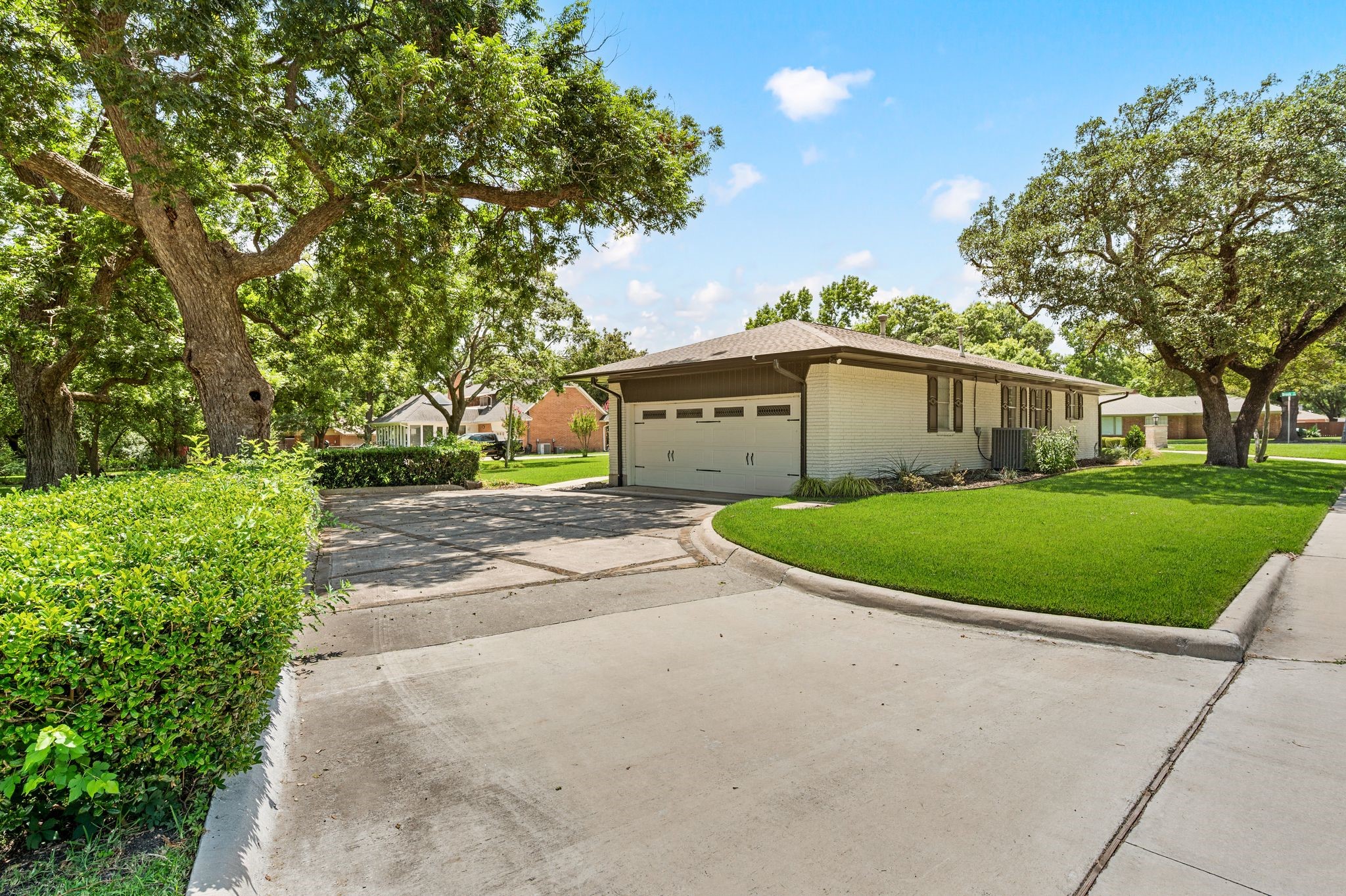 416 Brook Lane