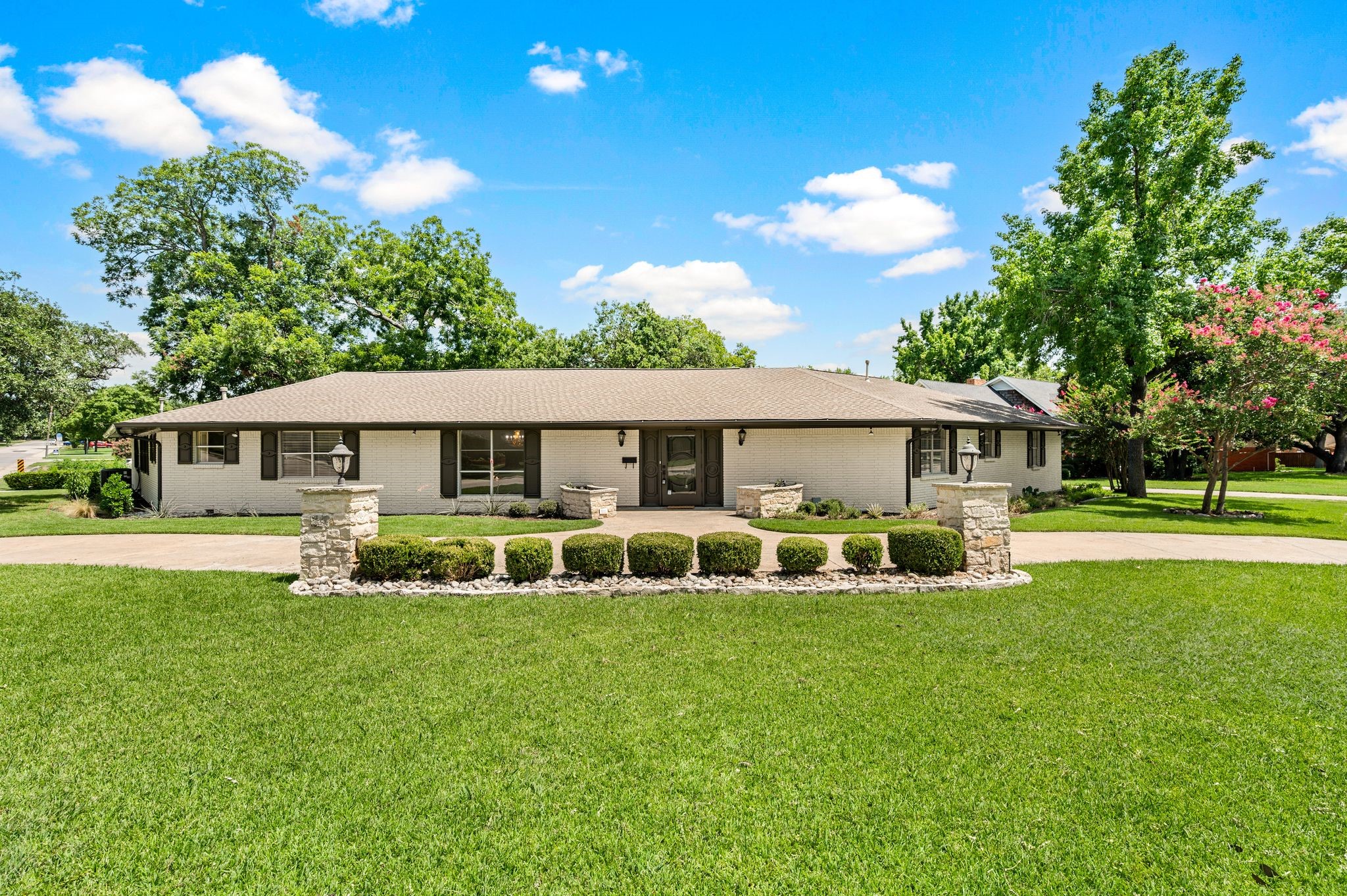 416 Brook Lane