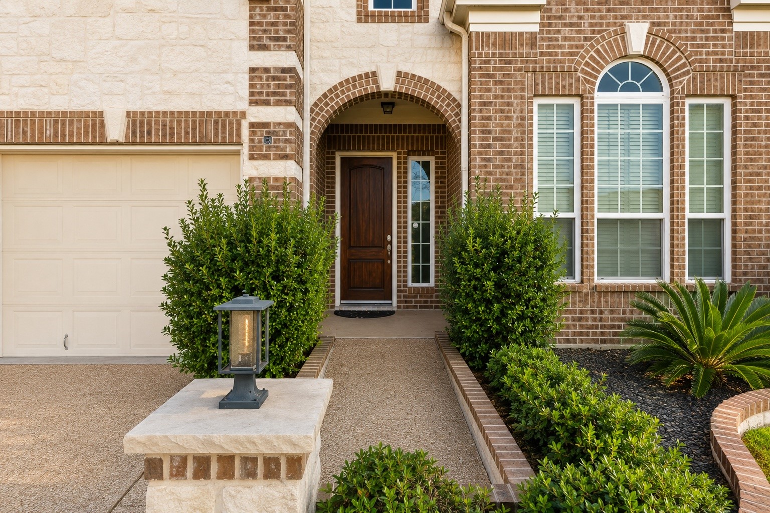 15520 Mayflower Trail