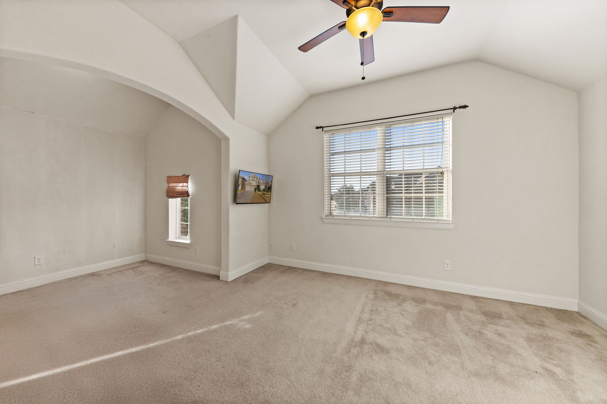 15520 Mayflower Trail