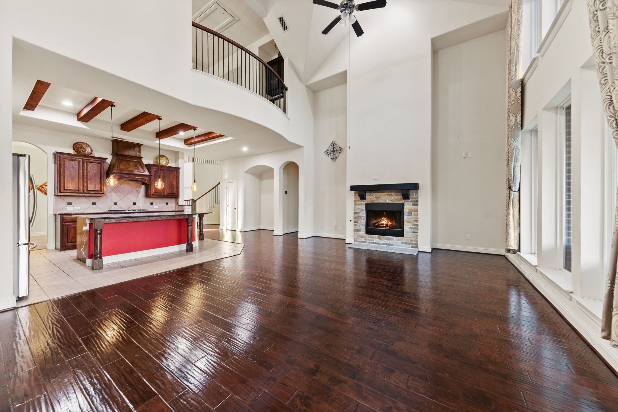 15520 Mayflower Trail