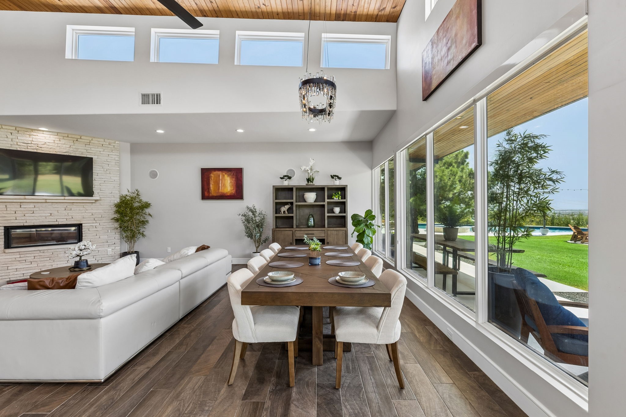 2216 Virginia Lane
