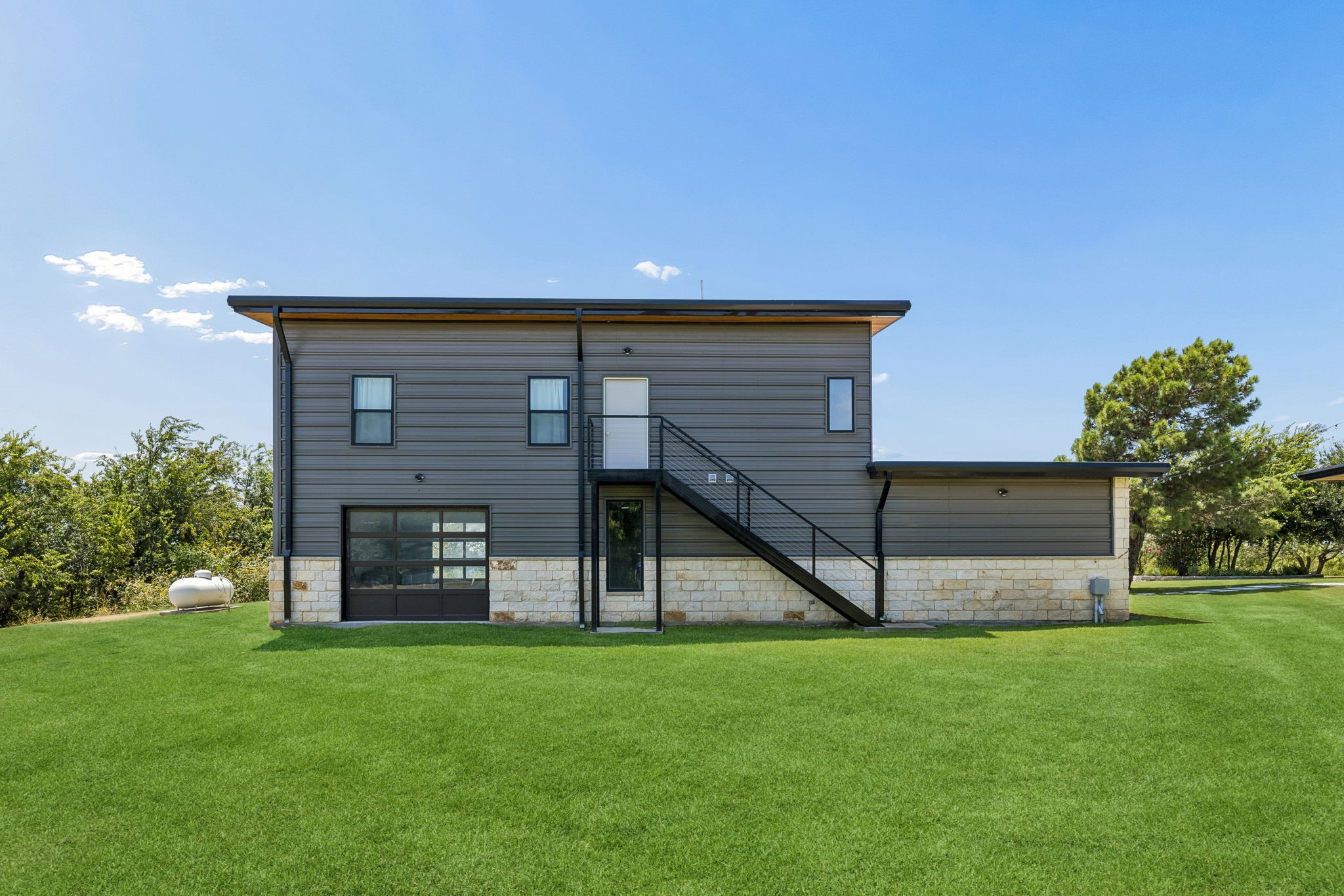 2216 Virginia Lane