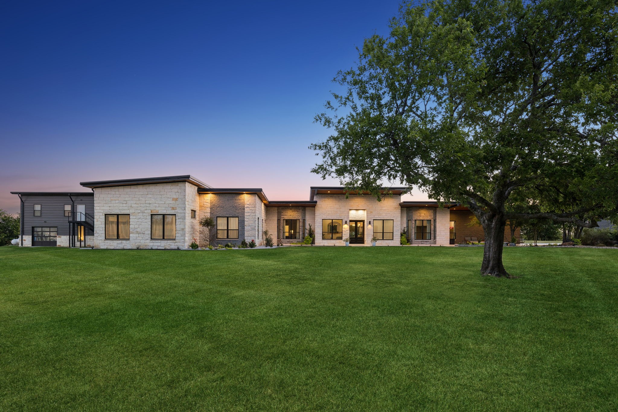 2216 Virginia Lane