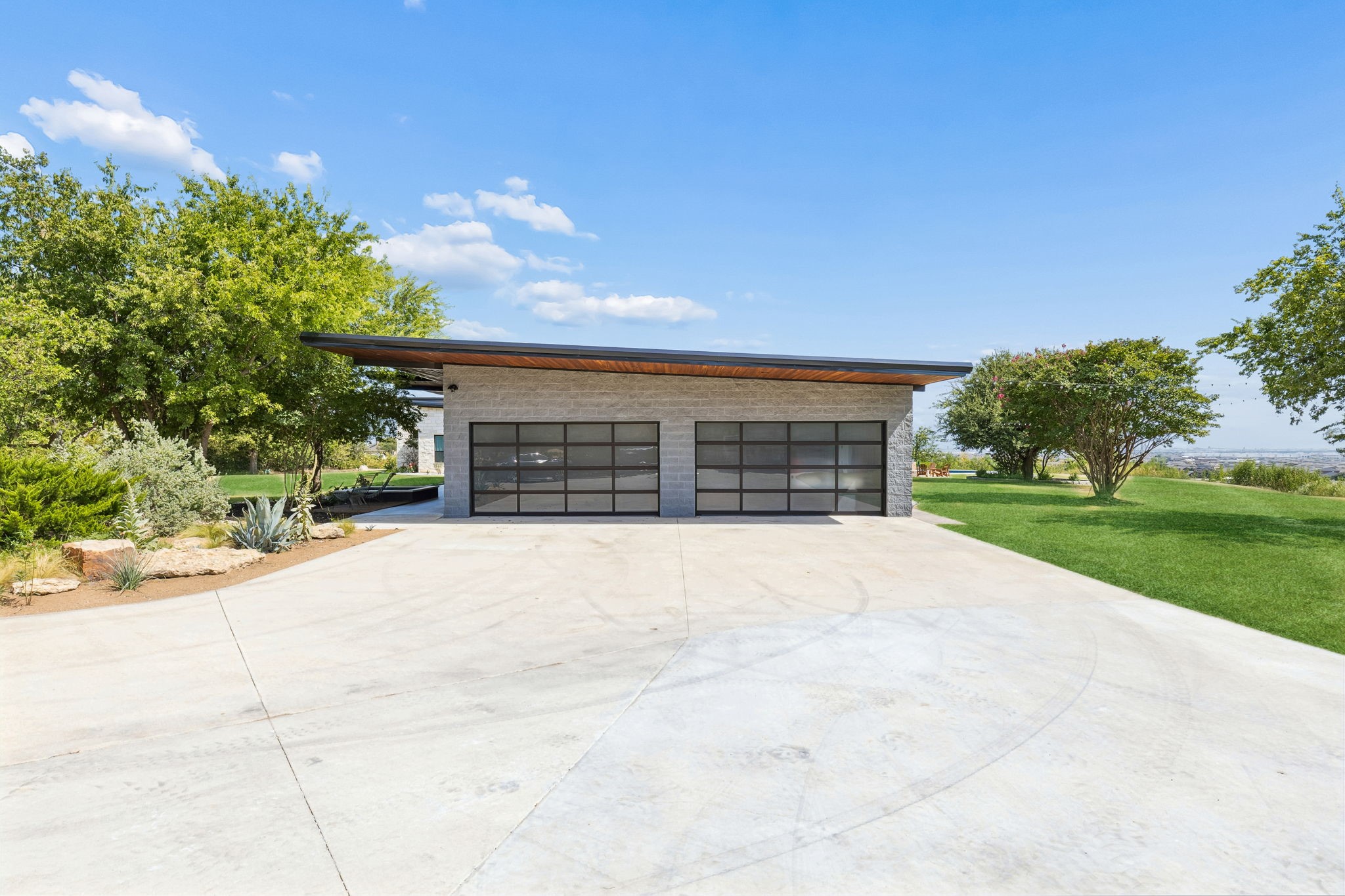 2216 Virginia Lane
