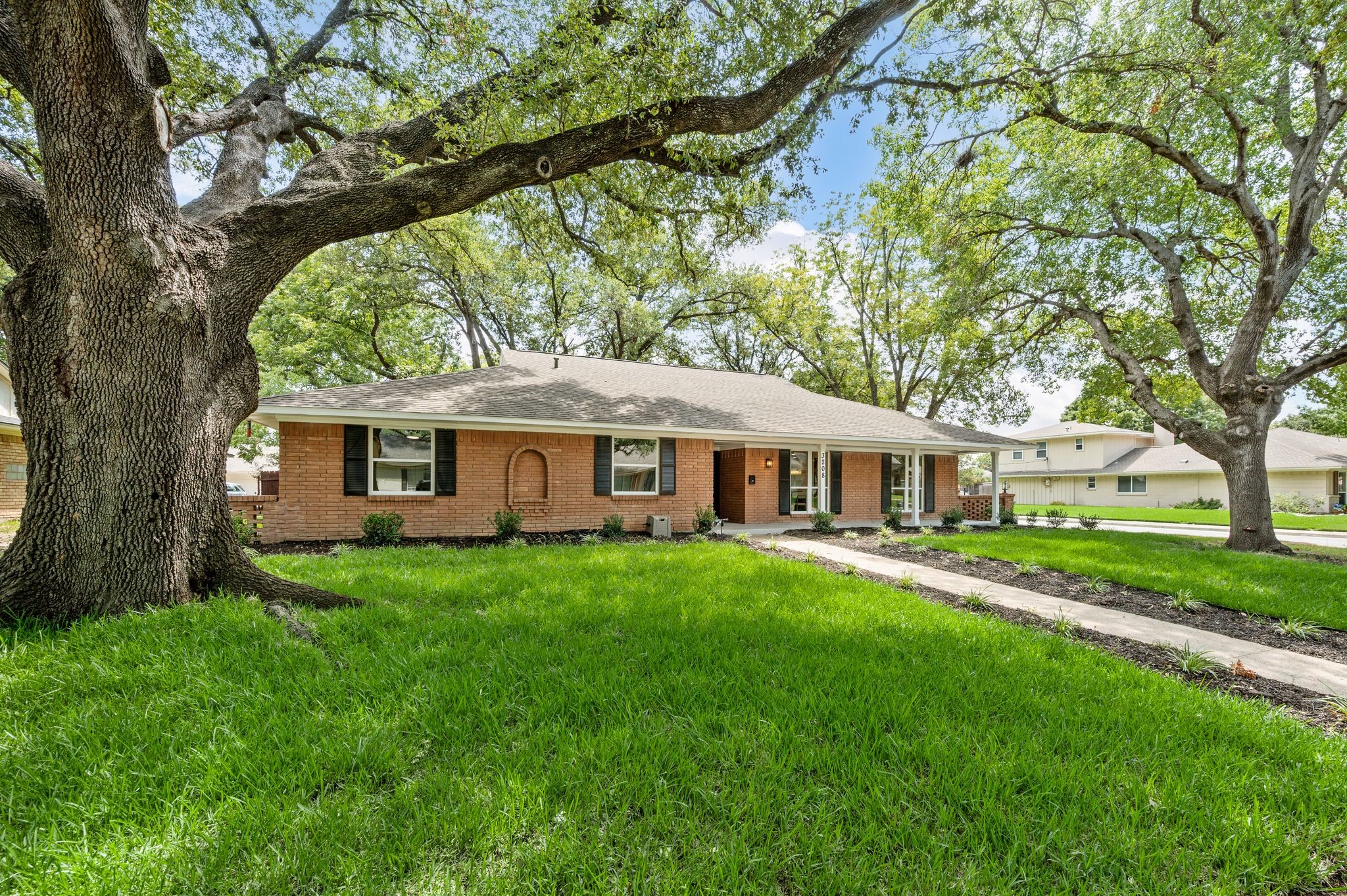 3208 Timberview Road