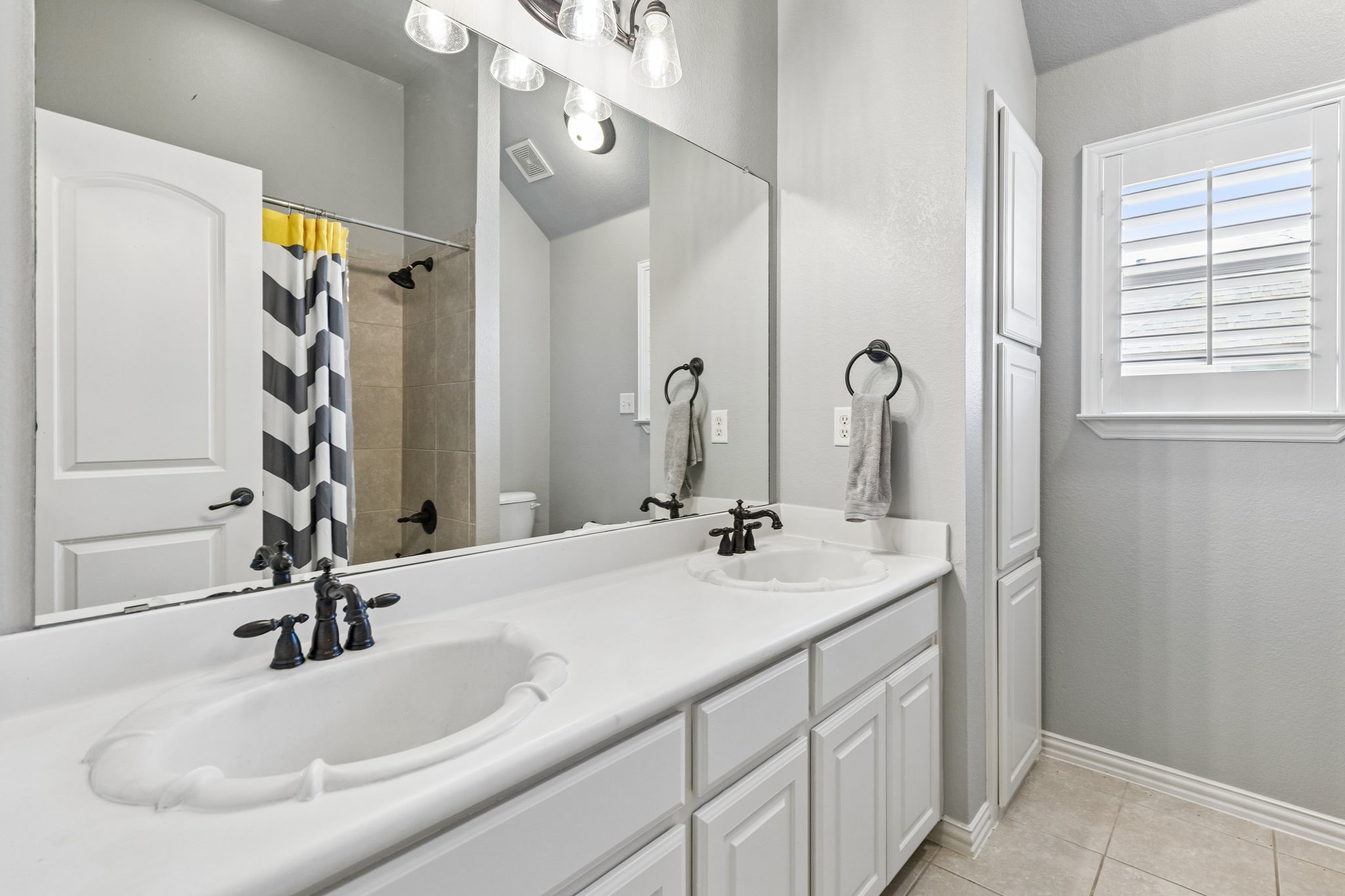 1411 Ashmore Court