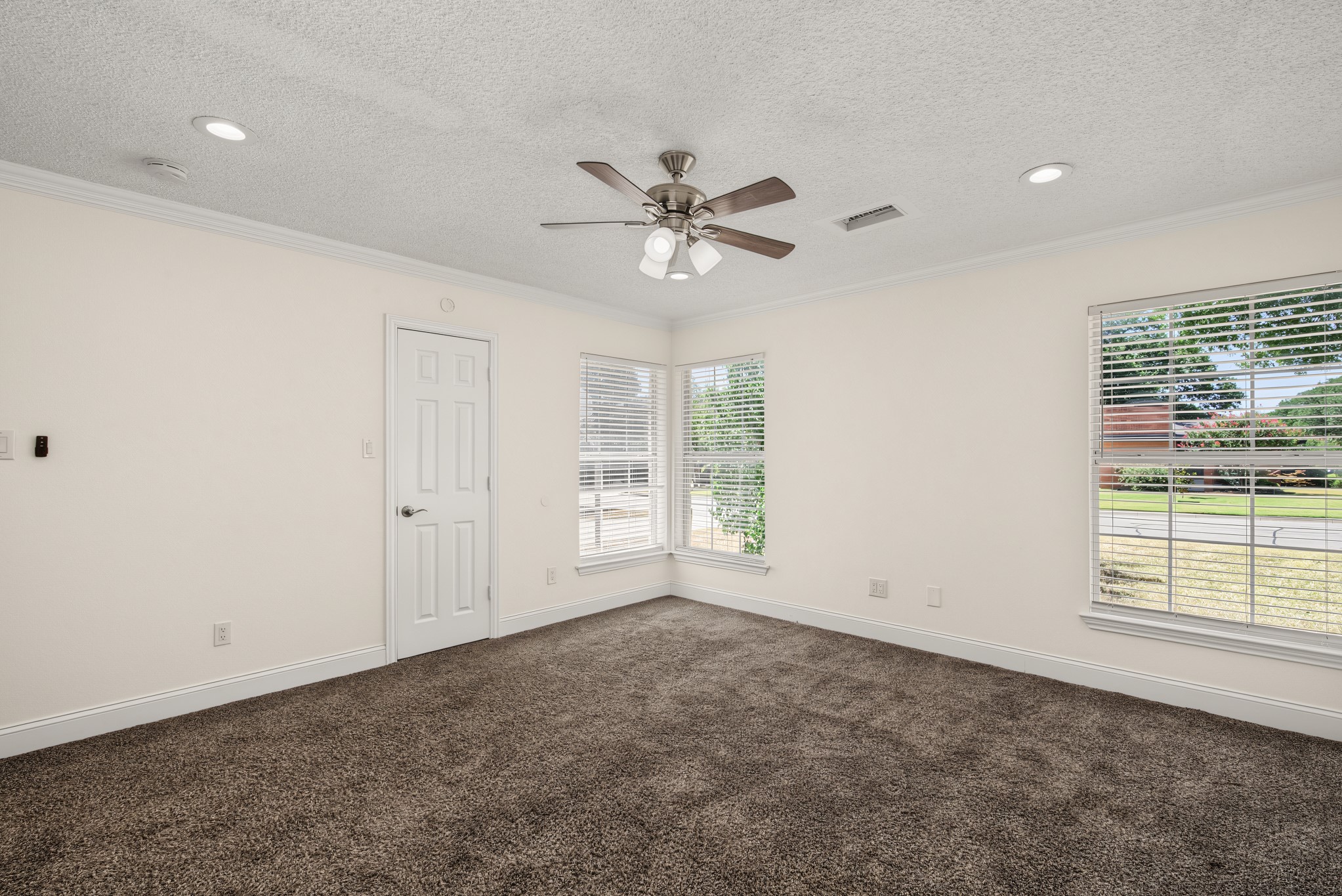 3909 Trail Lake Drive