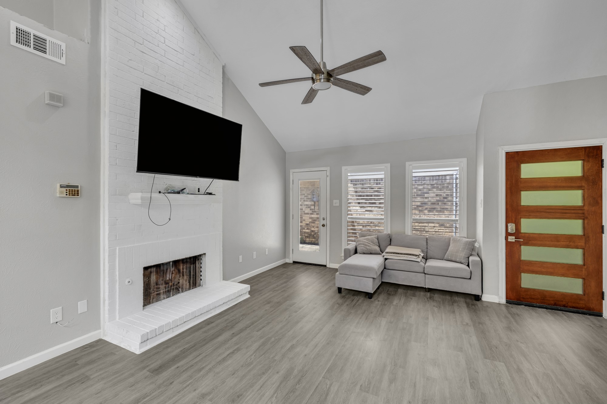 2422 Libra Drive