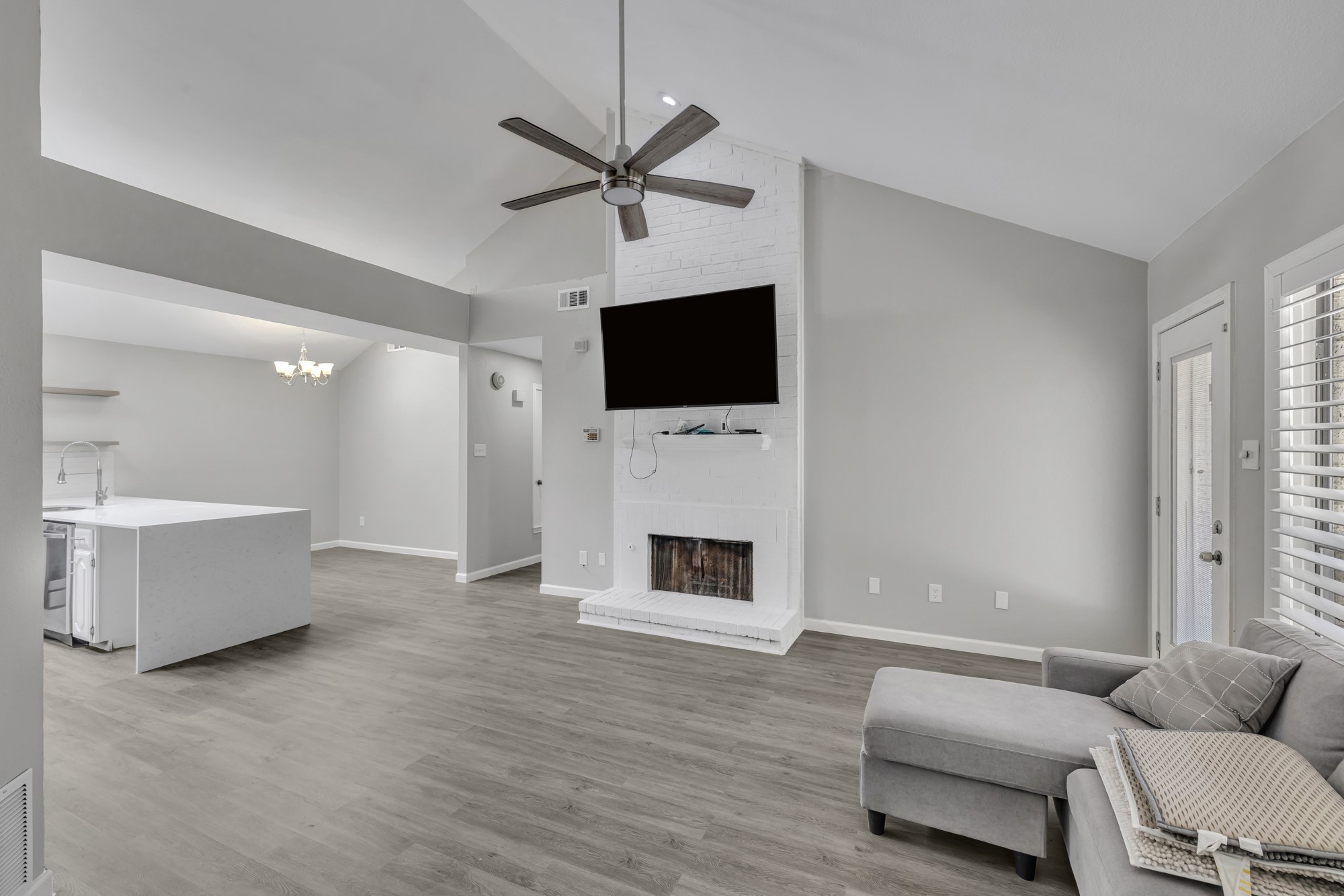 2422 Libra Drive