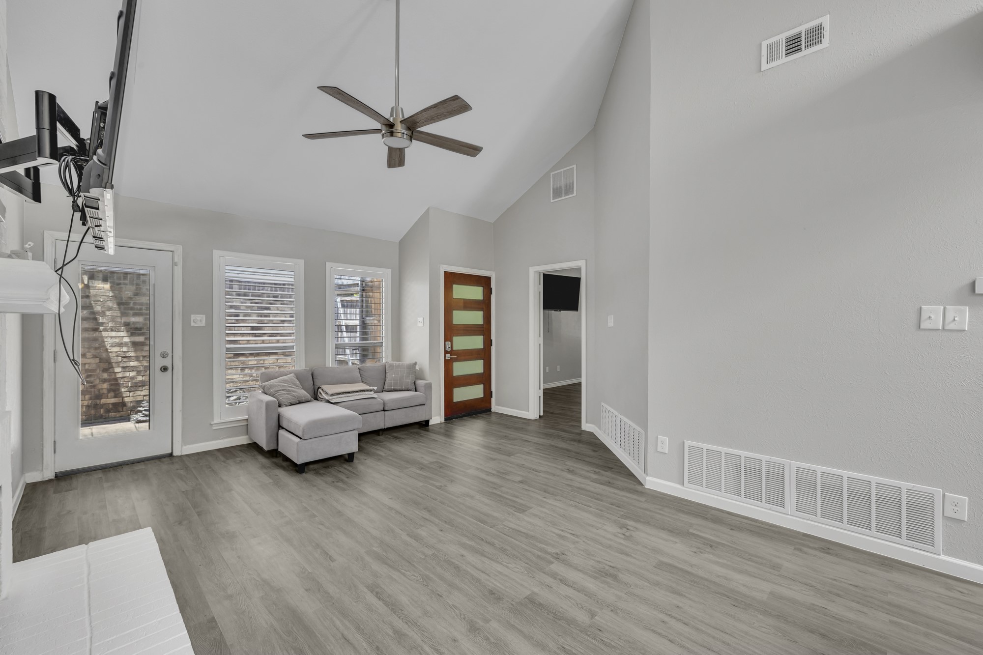 2422 Libra Drive