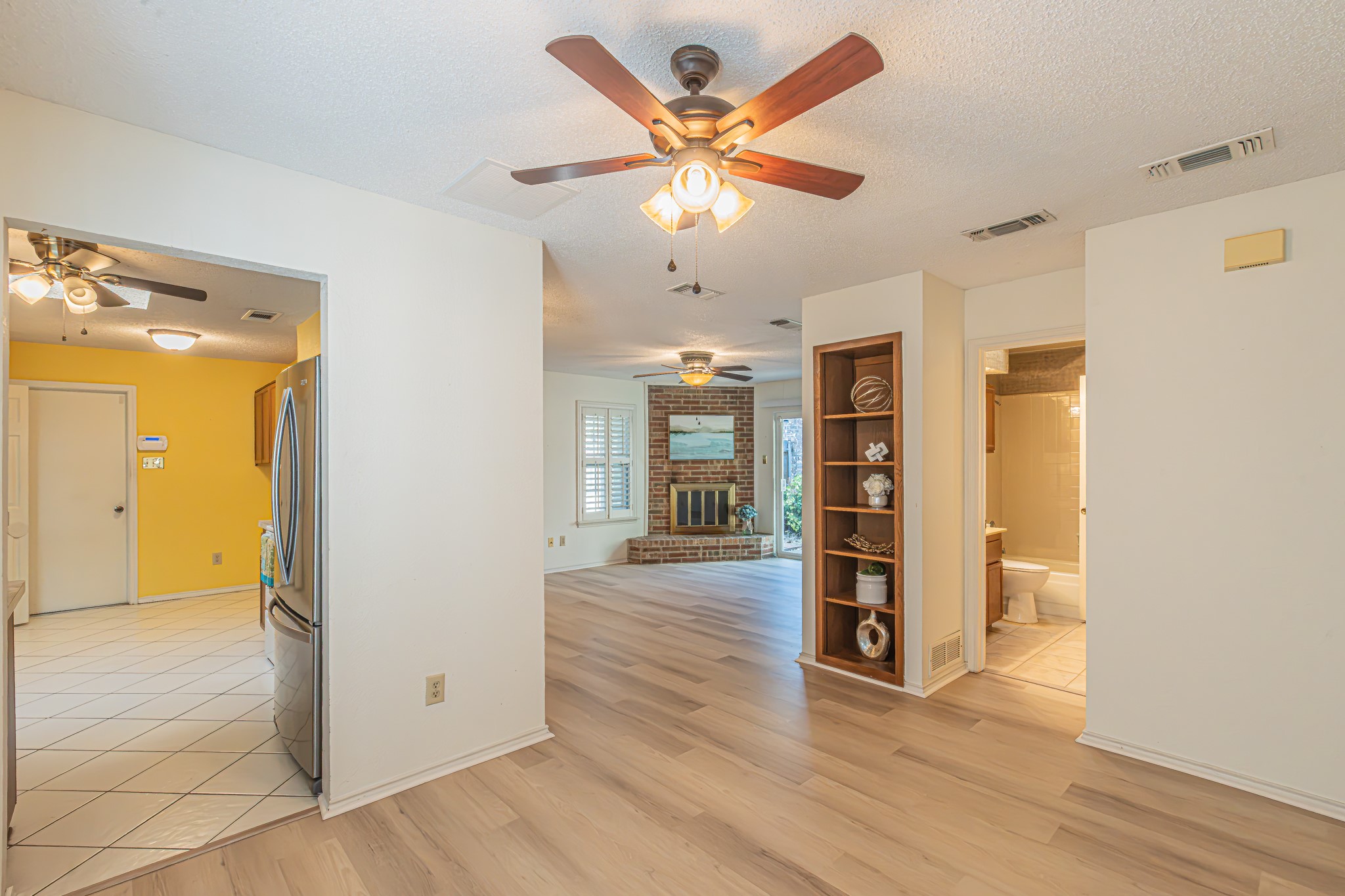 1724 Red Bud Lane