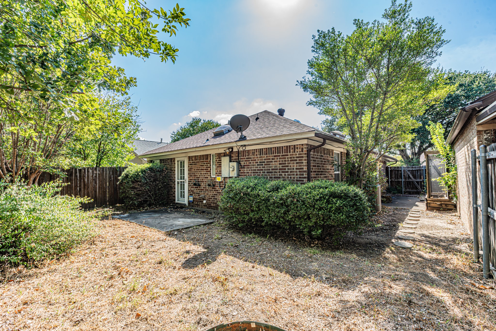 1724 Red Bud Lane