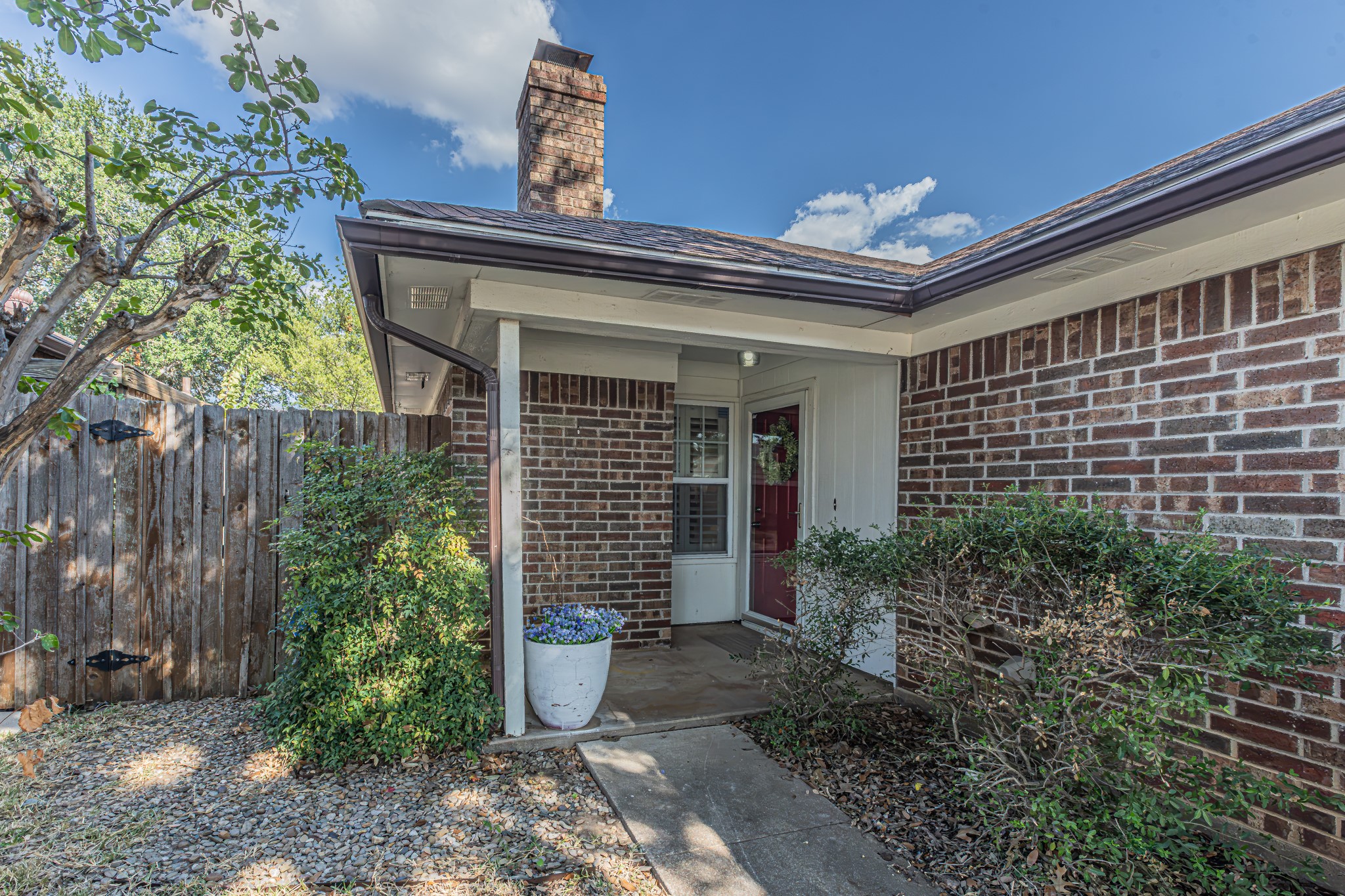 1724 Red Bud Lane