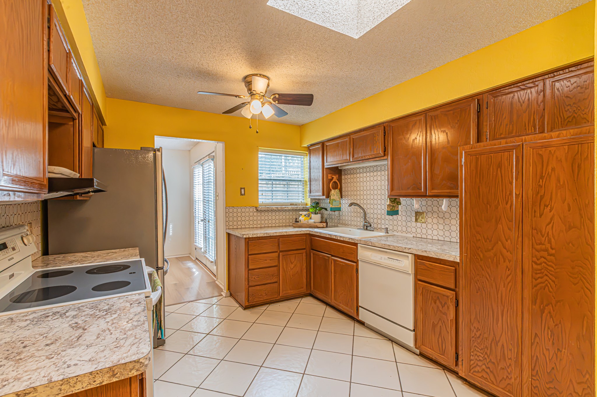 1724 Red Bud Lane