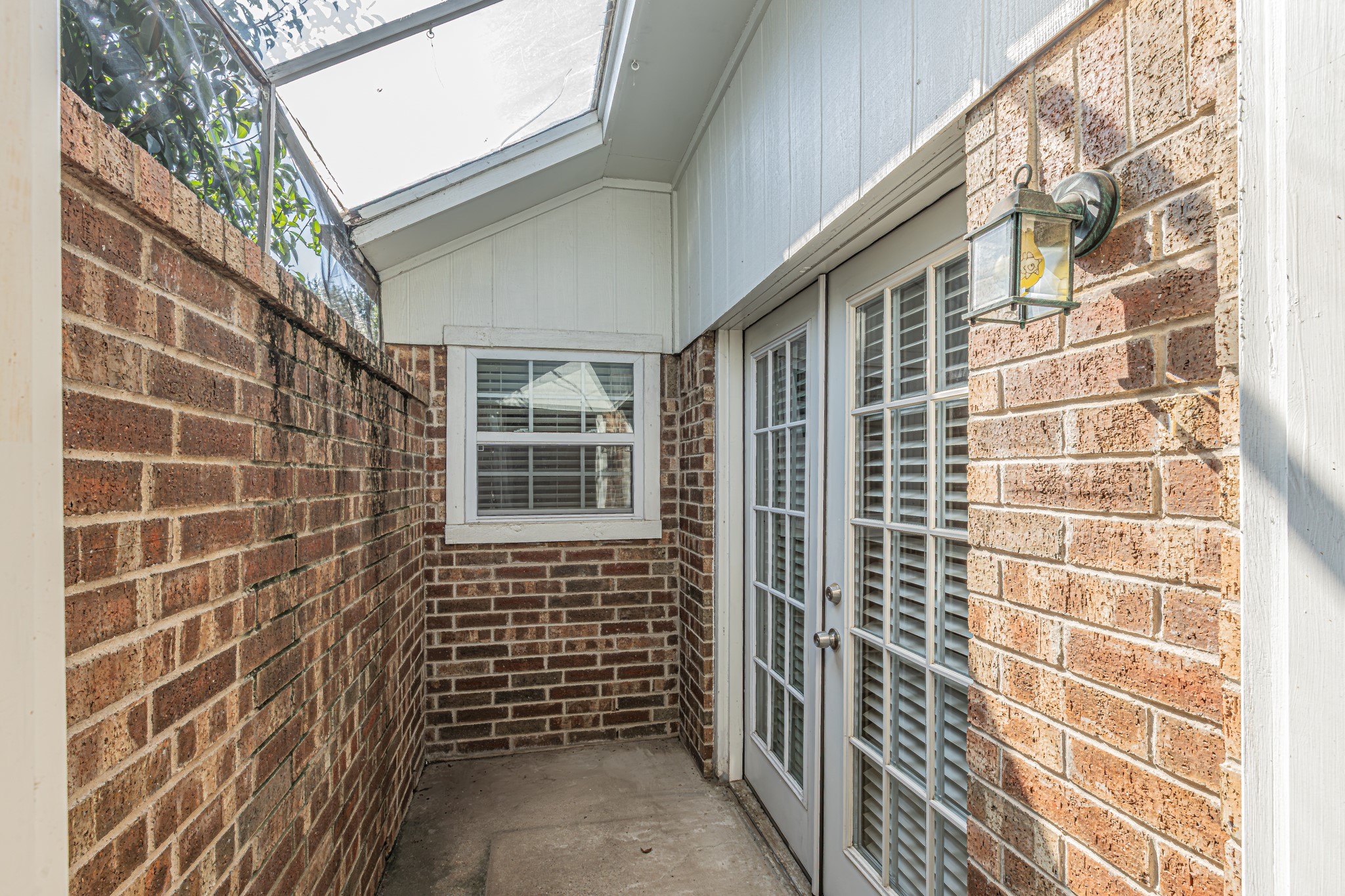 1724 Red Bud Lane