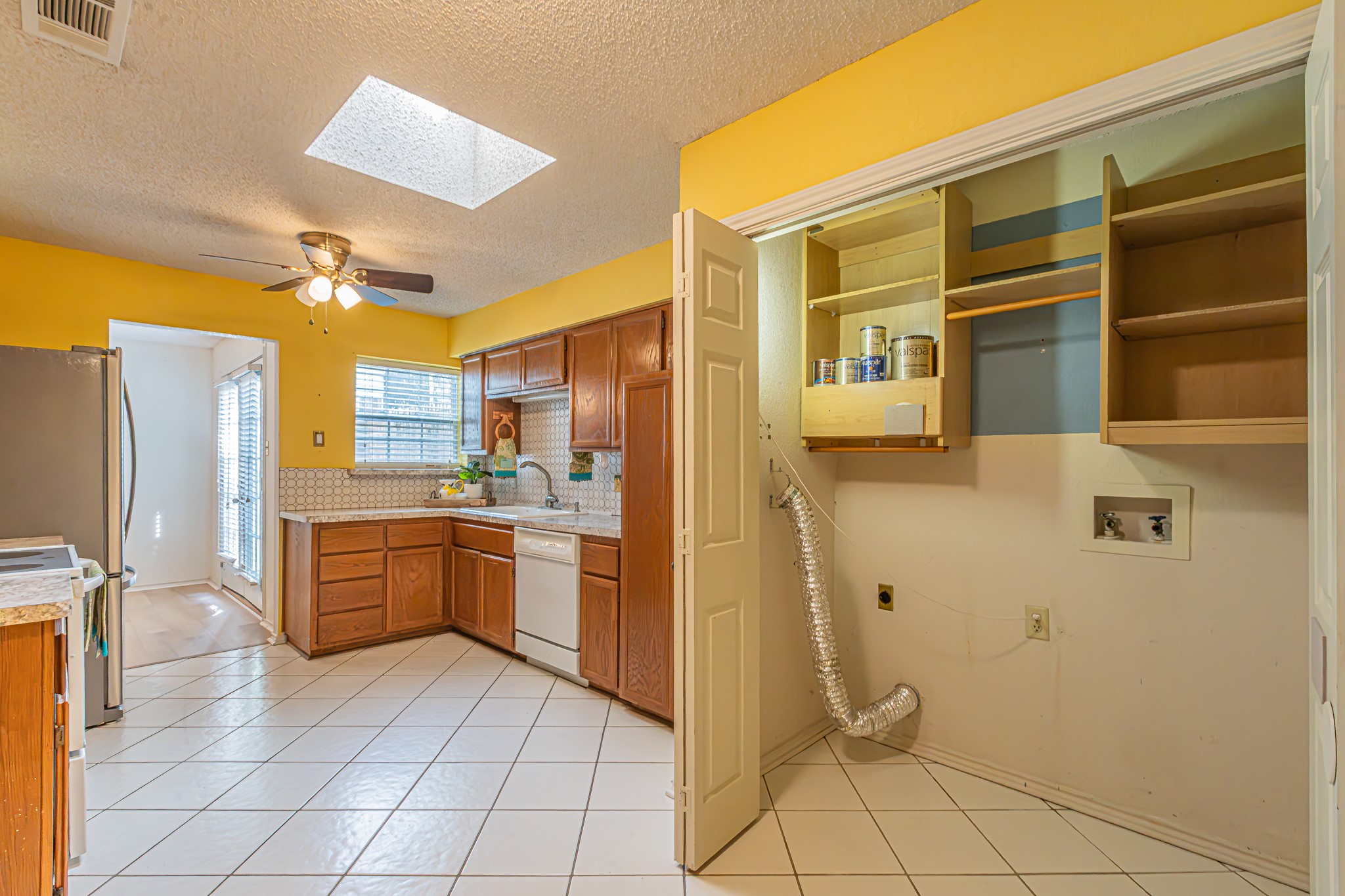 1724 Red Bud Lane