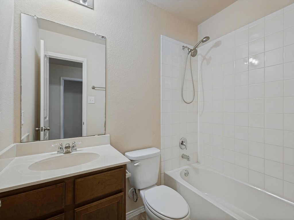 1201 Jasper Crossing