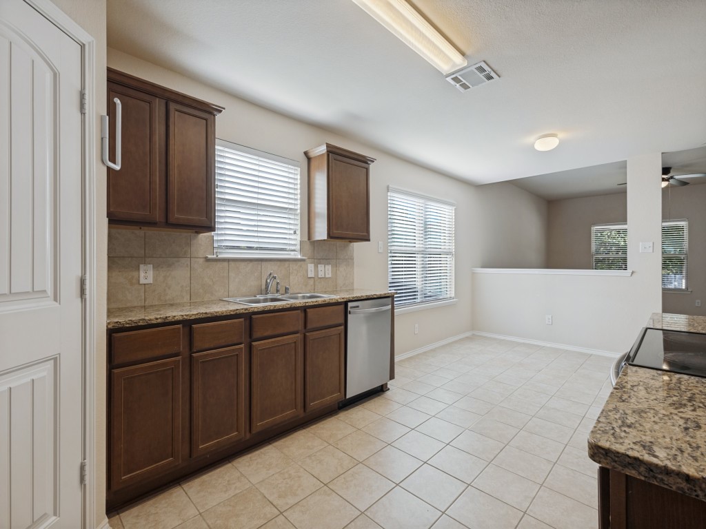 1201 Jasper Crossing