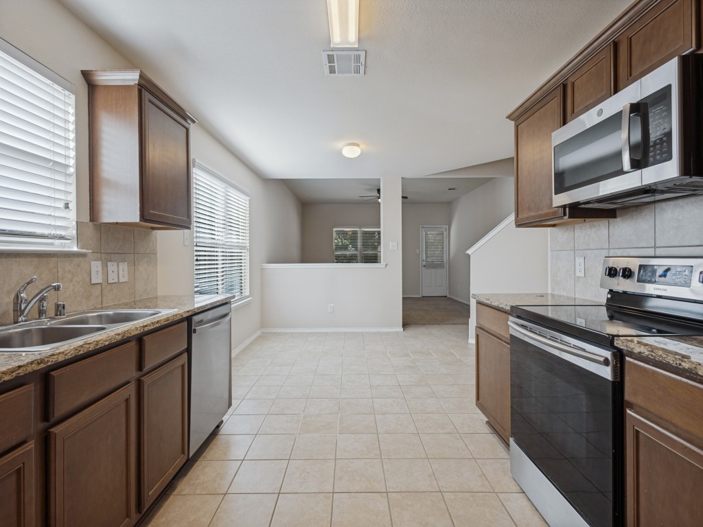 1201 Jasper Crossing