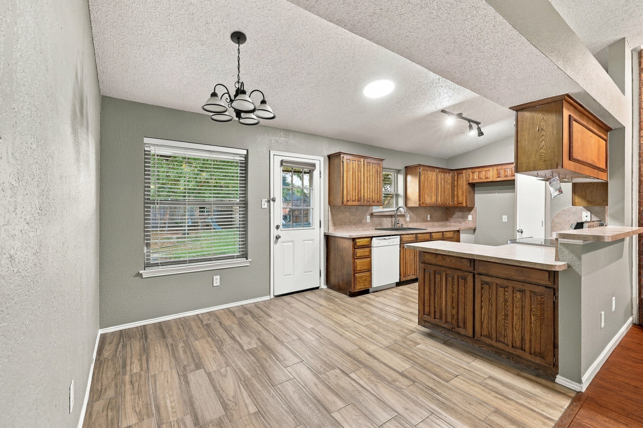6212 Prairie Court