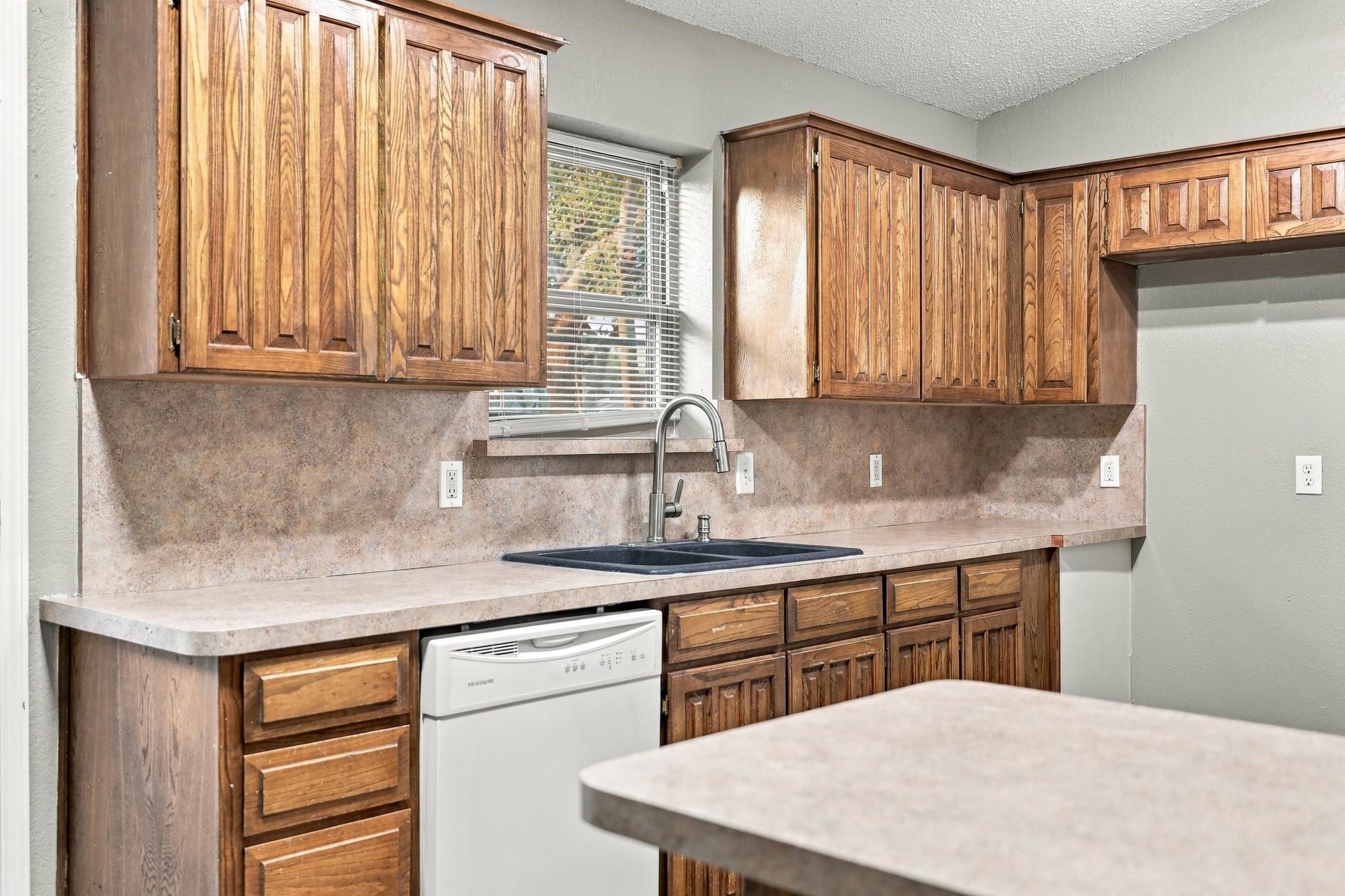 6212 Prairie Court