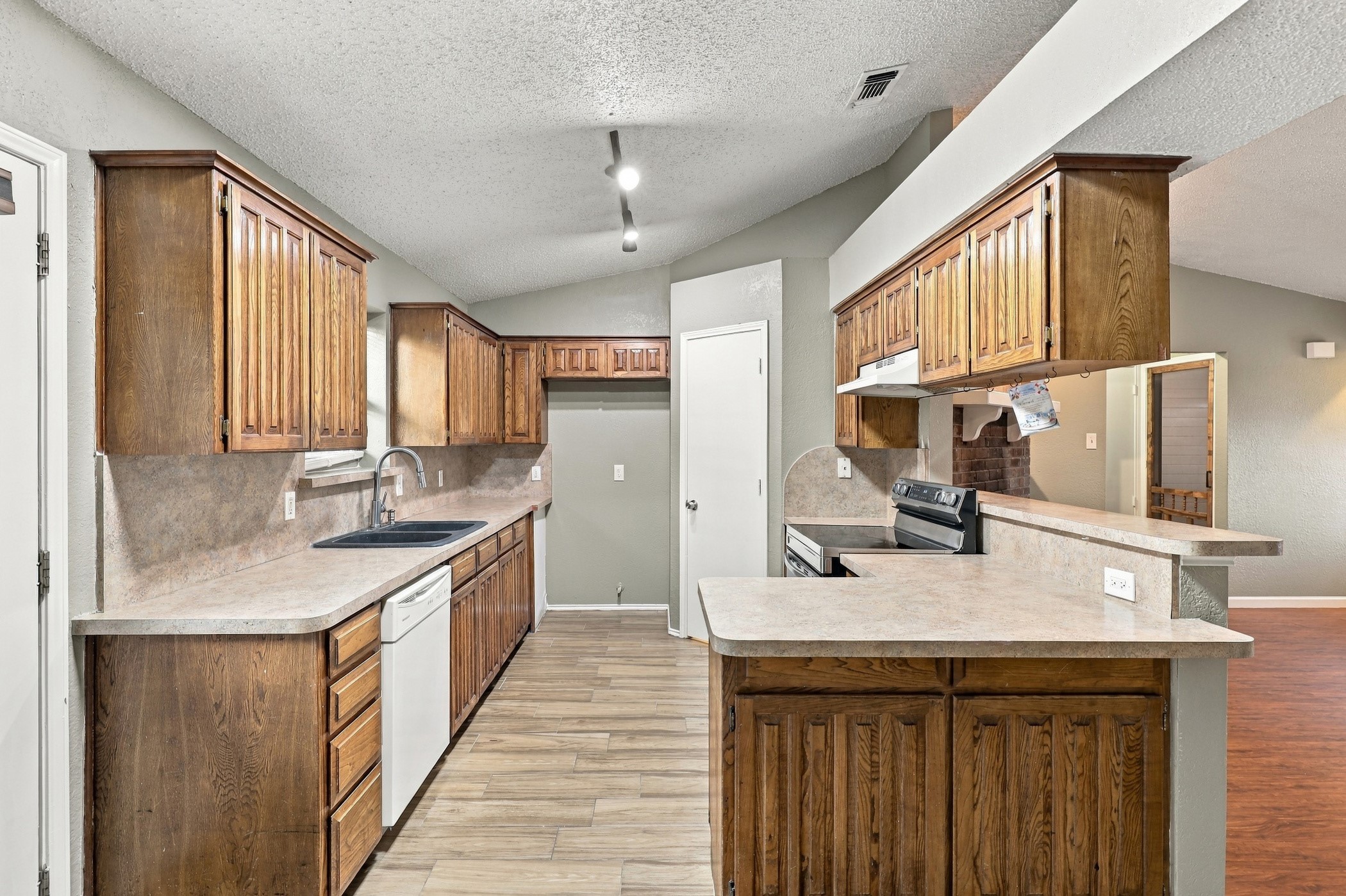 6212 Prairie Court