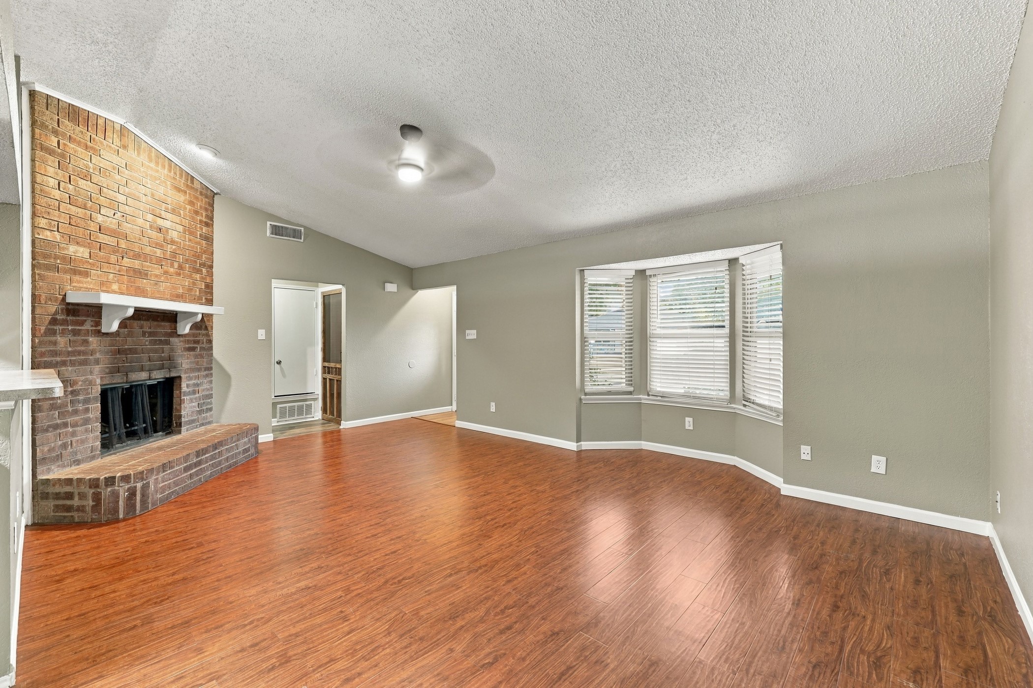 6212 Prairie Court