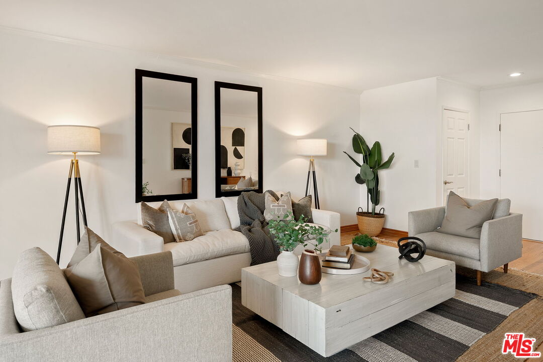 10725 Ohio Ave Unit: PH2