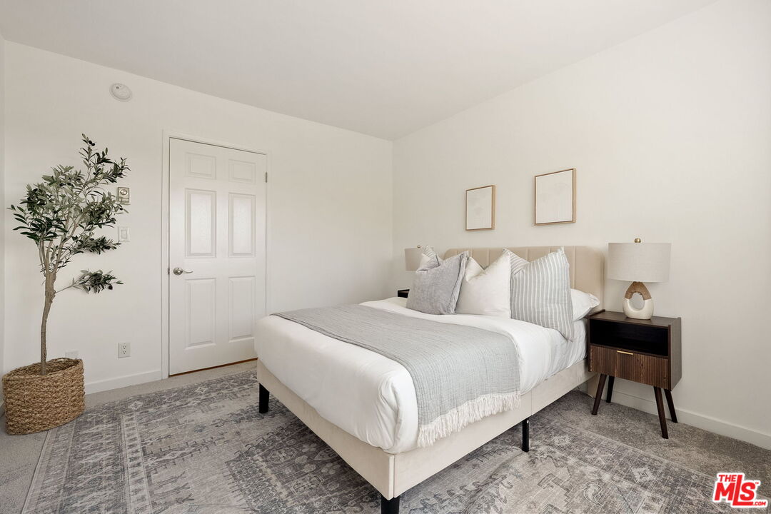 10725 Ohio Ave Unit: PH2