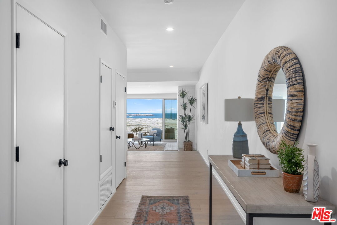 5205 Ocean Front Walk Unit: 201