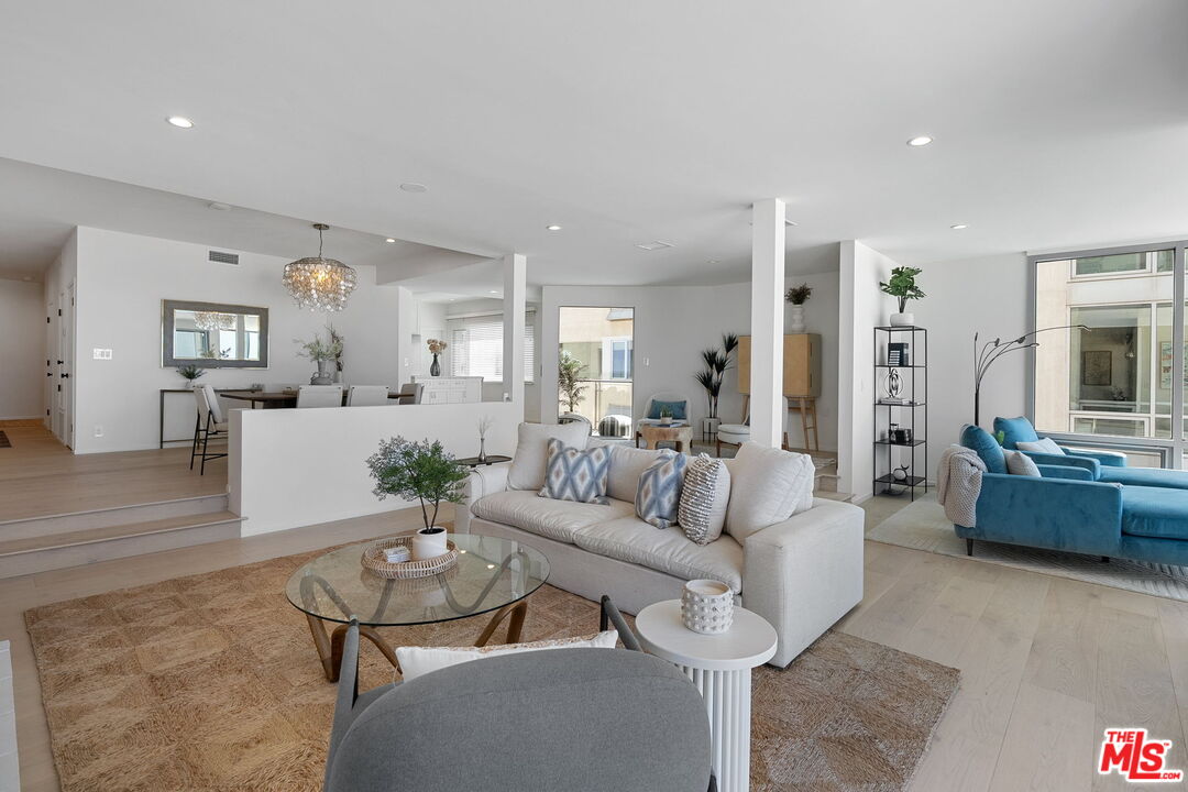 5205 Ocean Front Walk Unit: 201