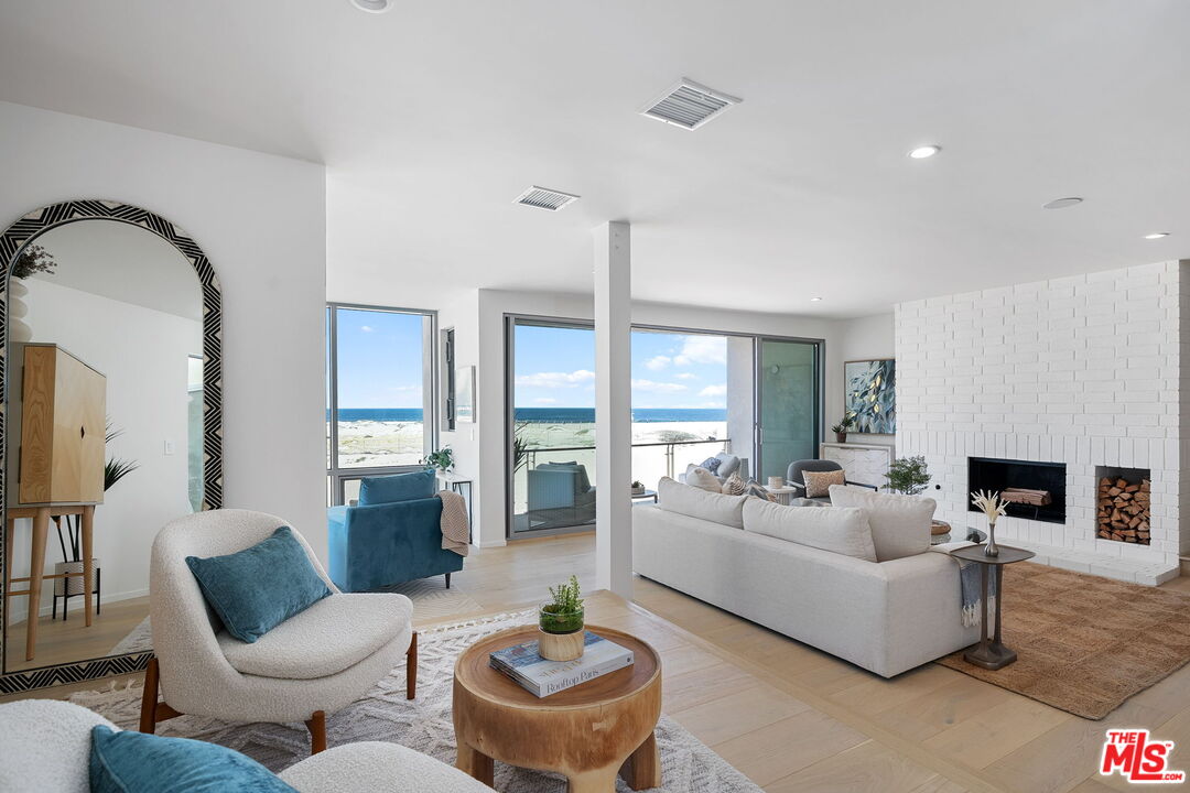 5205 Ocean Front Walk Unit: 201