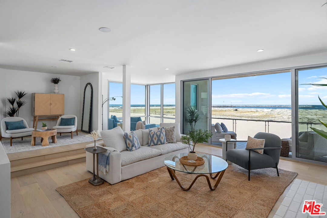 5205 Ocean Front Walk Unit: 201