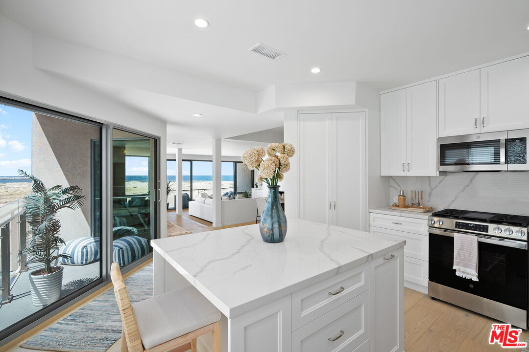 5205 Ocean Front Walk Unit: 201