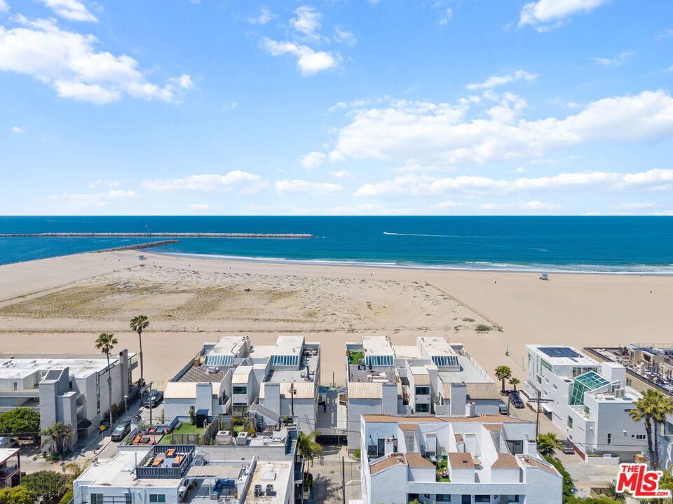 5205 Ocean Front Walk Unit: 201