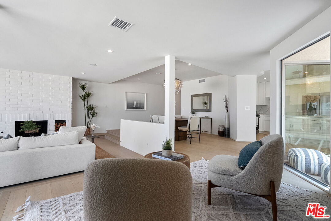 5205 Ocean Front Walk Unit: 201