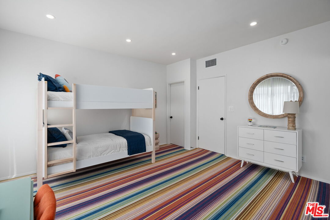 5205 Ocean Front Walk Unit: 201