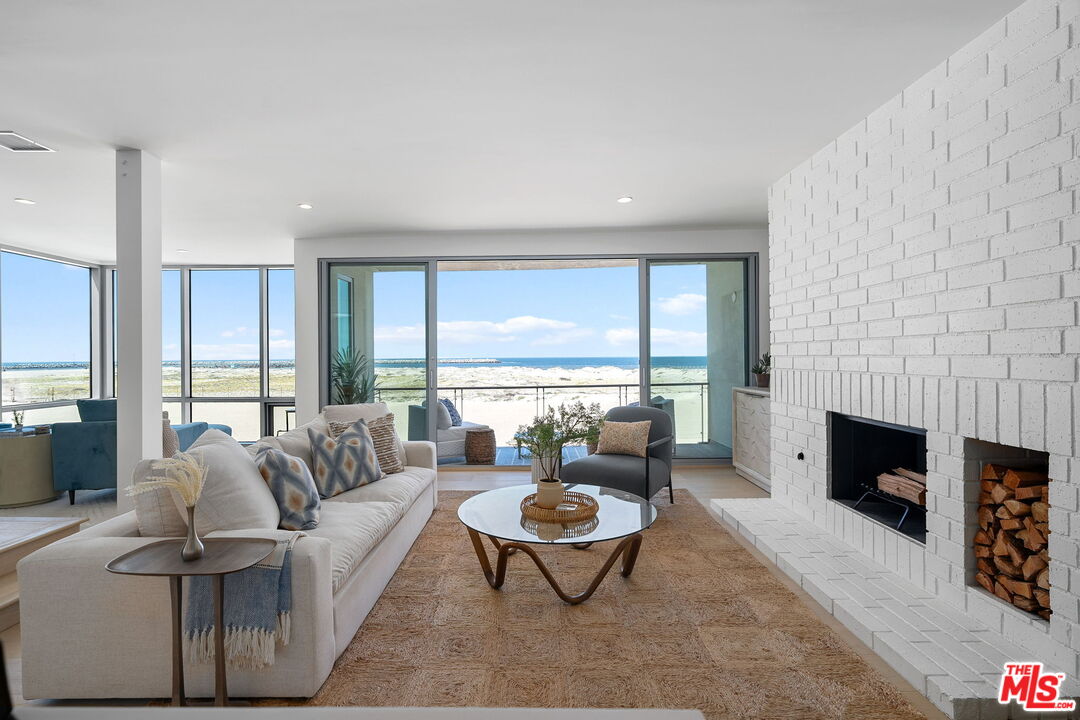 5205 Ocean Front Walk Unit: 201