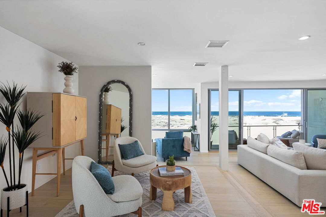 5205 Ocean Front Walk Unit: 201