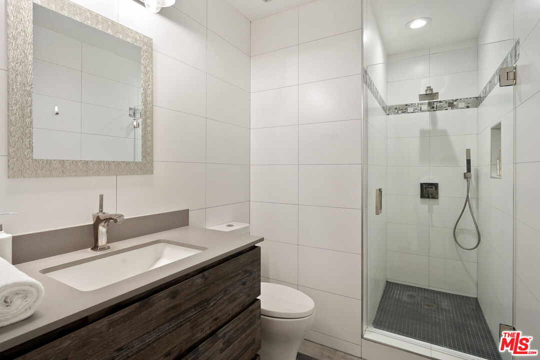 10725 Ohio Ave Unit: 2