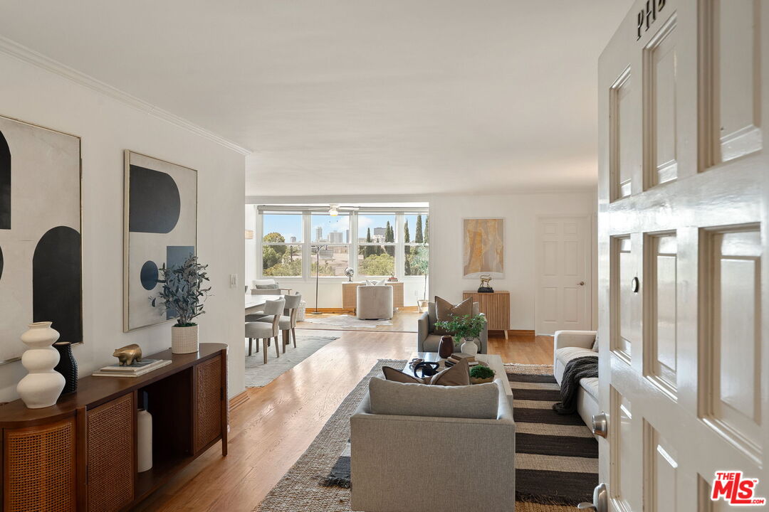 10725 Ohio Ave Unit: 2