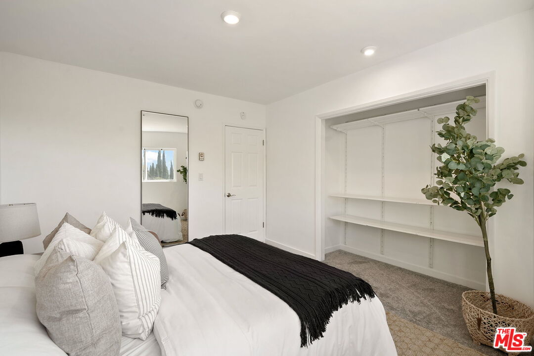 10725 Ohio Ave Unit: 2