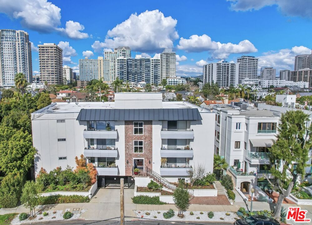 10725 Ohio Ave Unit: 2