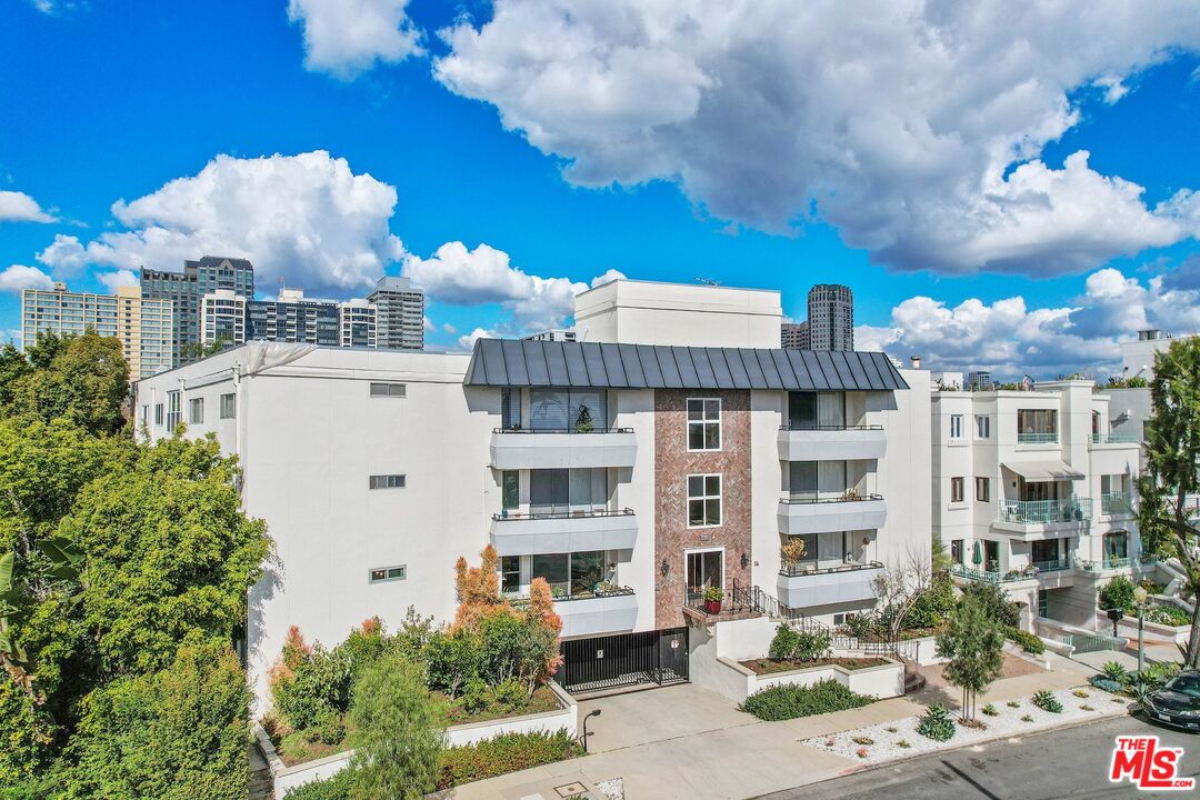 10725 Ohio Ave Unit: 2