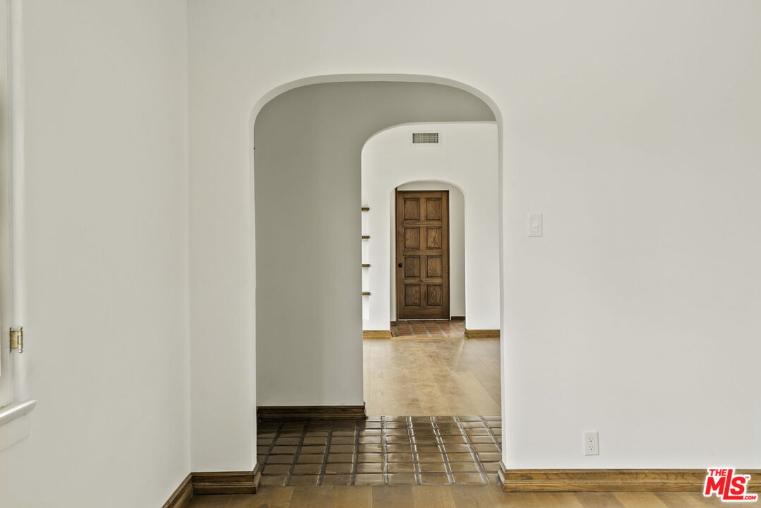 1702 Idaho Ave Unit: 3